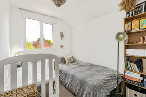 Bedroom- click for photo gallery